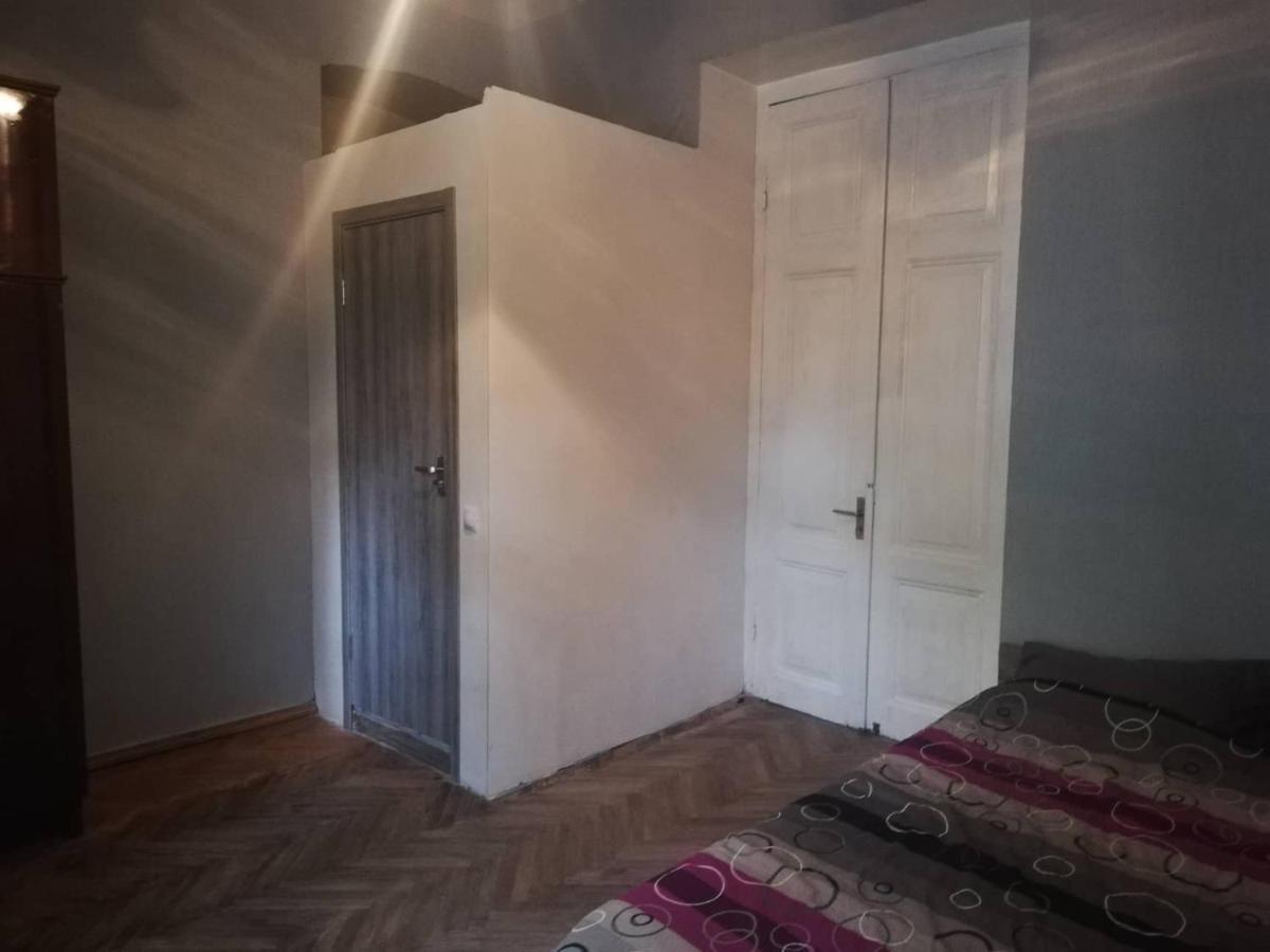 Eka'S Apartment On Marjanishvili ティビリシ エクステリア 写真