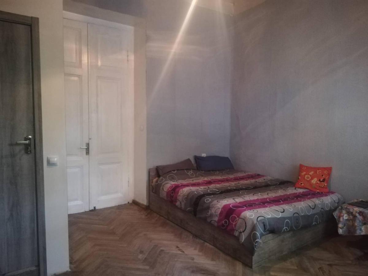 Eka'S Apartment On Marjanishvili ティビリシ エクステリア 写真
